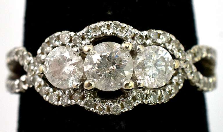 Shimmering 1.00CTW Diamond Engagement Ring in 14KT White Gold