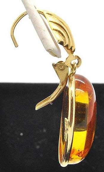STUNNING AMBER SET IN 14KT YELLOW GOLD