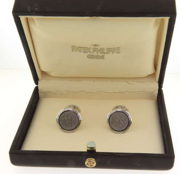 Trendy Patek Philippe Calatrava 18kt Cufflinks