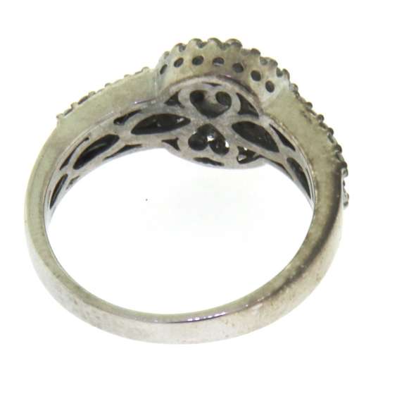 Brilliant White Gold Round Diamond Cluster Ring