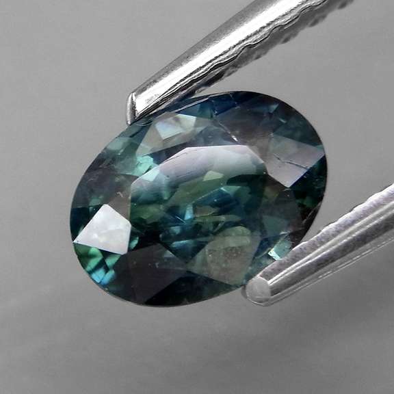 Gourgeous 1ct untreated blue green Sapphire