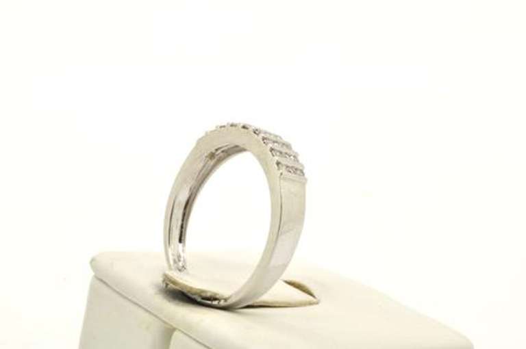 LADIES 14 KT WHITE GOLD DIAMOND BAND