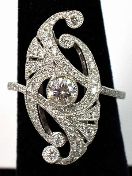 Glistening 0.83CTW Free Form Diamond Ring in Platinum