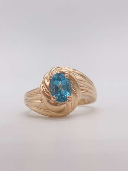 14kt Yellow Gold & Blue Topaz Cocktail Ring