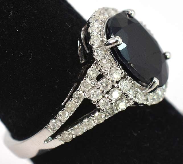 Flashy Sapphire & Diamond Ring in 14KT White Gold