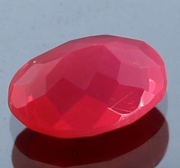 Captivating 1.64ct pink Opal with flashing
