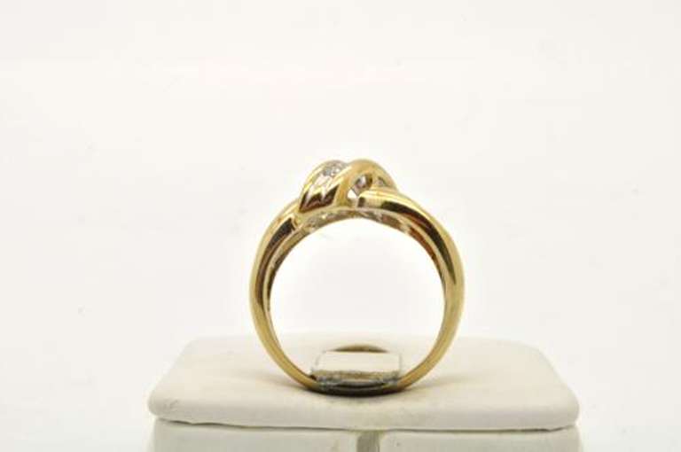 LADIES 14 KT YELLOW GOLD DIAMOND RING