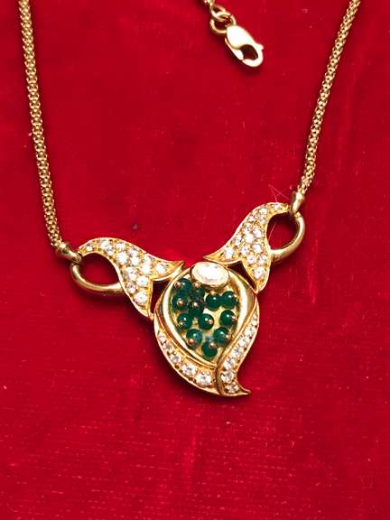 21K YELLOW GOLD DIAMOND AND GREEN JADE NECKLACE