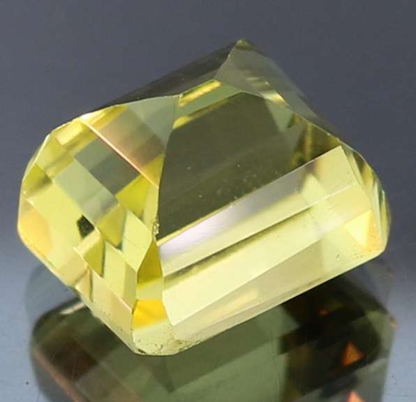 Sharp! Lemon yellow 12.26ct Citrine