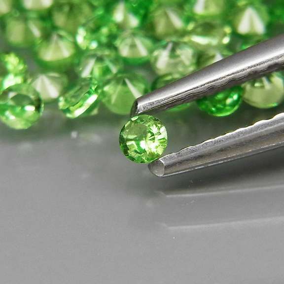 Rare 4.21ct untreated apple green Tsavorite set