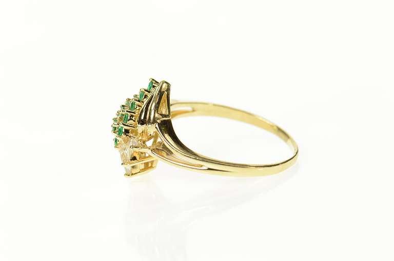 14K Yellow Gold Retro Classic Syn. Emerald CZ Cluster Statement Ring