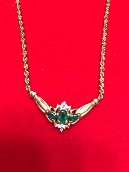 LADIES DIAMOND END EMERALD NECKLACE