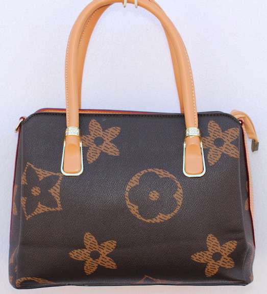 100% Fine leather Designer Style Bag