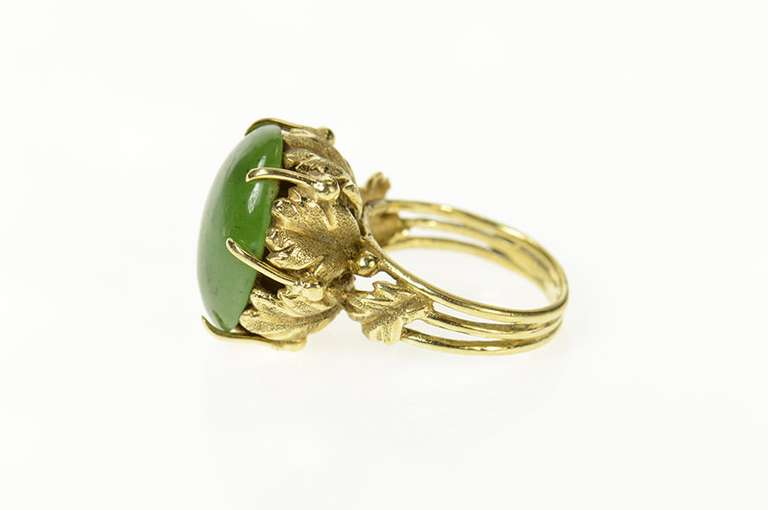 14K Yellow Gold Retro Ornate Nephrite Cabochon Floral Ring