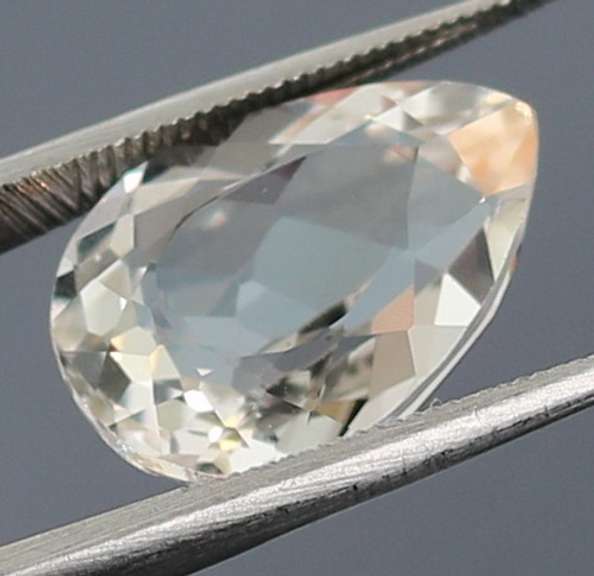 Gorgeous 7.40ct diamond white Topaz