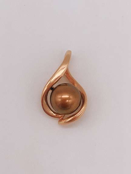 14kt Rose Gold & Pearl Pendant