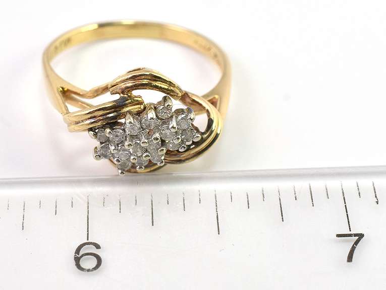 Stylish 0.27CTW Diamond Cluster Ring in 14KT Yellow Gold