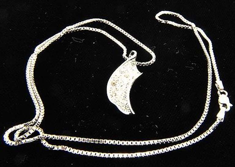 14kt Gold Feather Design Diamond Necklace