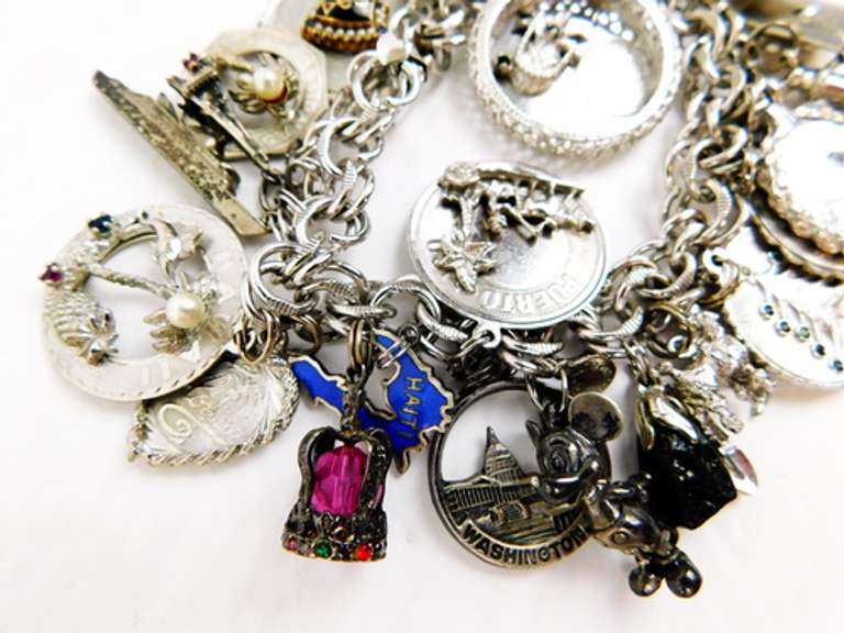 Fabulous Vintage Sterling Charm Bracelet & 25 Charms