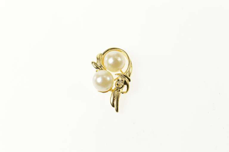 14K Yellow Gold Classic Pearl Diamond Accent Curvy Wavy Pendant