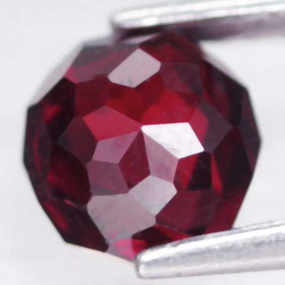 Full checker cut! 3.14ct violet red Rhodolite Garnet