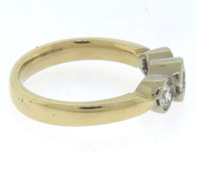 Magnificent Round Diamond Ring in Yellow Gold