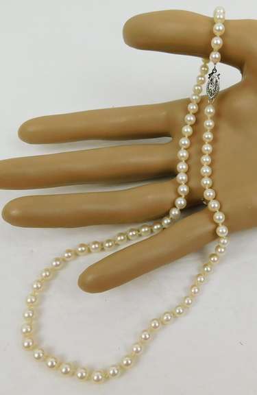 Vintage High Luster White Pearl Necklace, 14K Gold Clasp