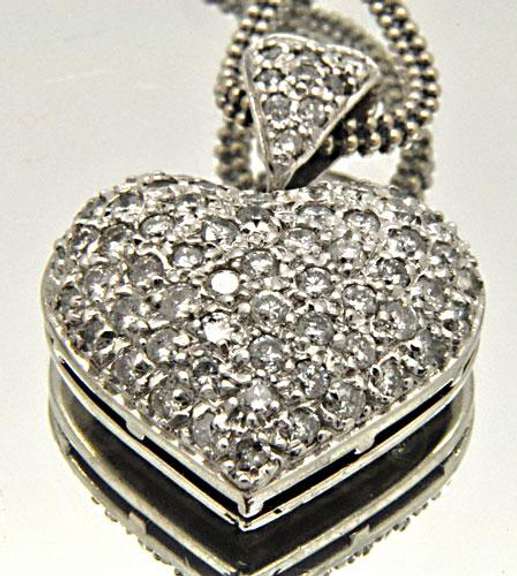 LADIES 14K WHITE GOLD DIAMOND HEART PENDANT NECKLACE