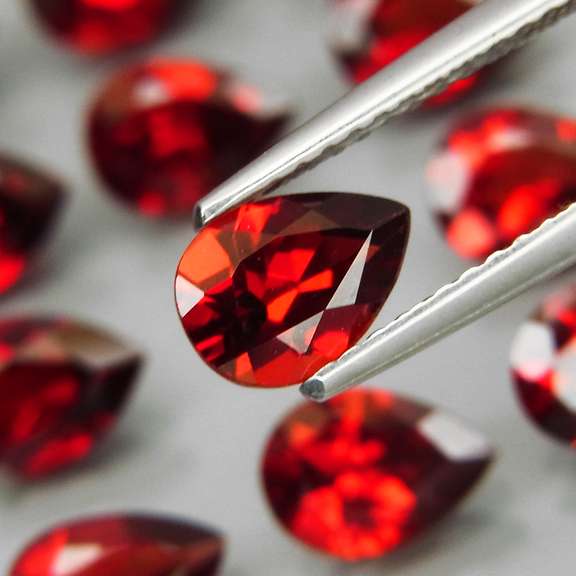 Stunning 9.82ct 12 piece untreated Garnet set