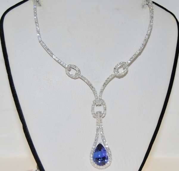 Tempting Tanzanite and Diamond 18kt Necklace