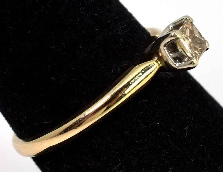 Lovely 0.27CT Champagne Diamond Ring in 14KT Yellow Gold