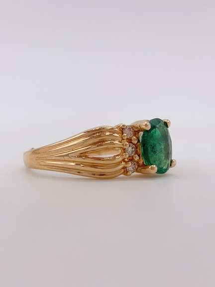 18kt Yellow Gold Emerald & Diamond Cocktail Ring