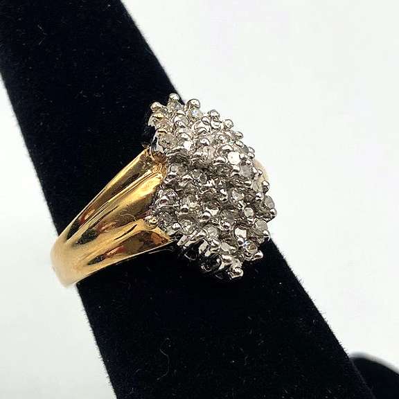 Dazzling 10kt Waterfall Diamond Ring
