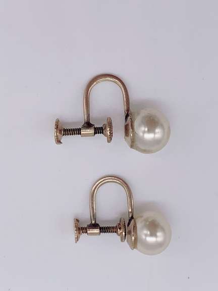 10kt Solid Yellow Gold & Pearl Earrings