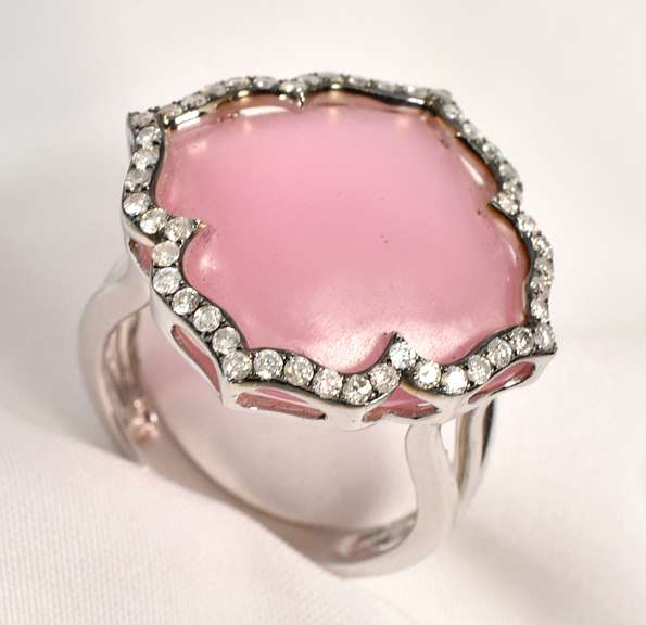 Fashionable Rose Quartz & Diamond Ring in 14K WG
