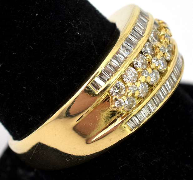 Shiny Diamond Band Ring in 14KT Yellow Gold