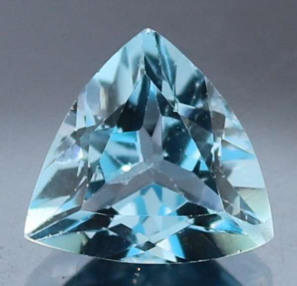 Brilliant! 5.47ct high fire trillion cut Topaz