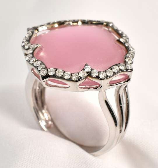 Fashionable Rose Quartz & Diamond Ring in 14K WG