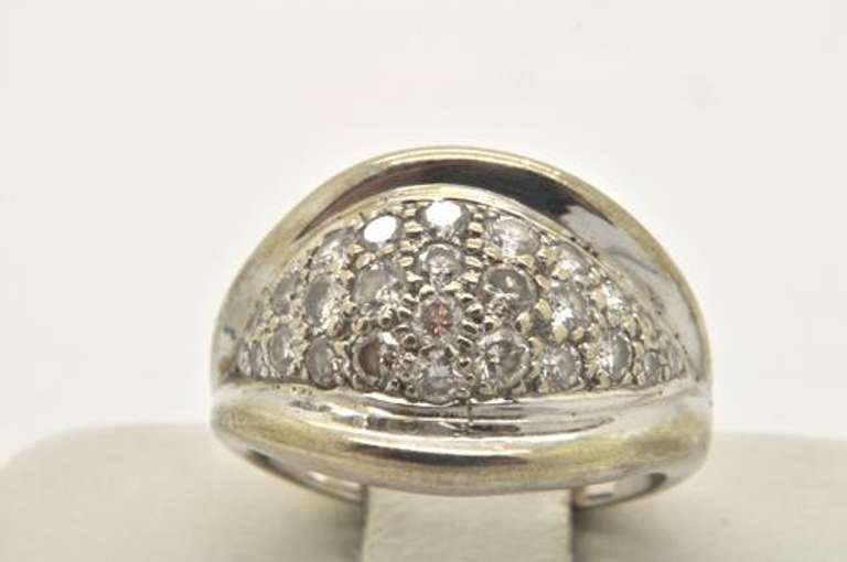 LADIES 18 KT WHITE GOLD DIAMOND RING