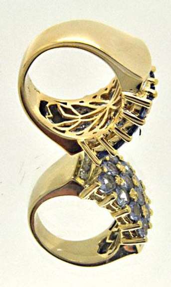 14K YELLOW GOLD TANZANITE AND DIAMOND RING.