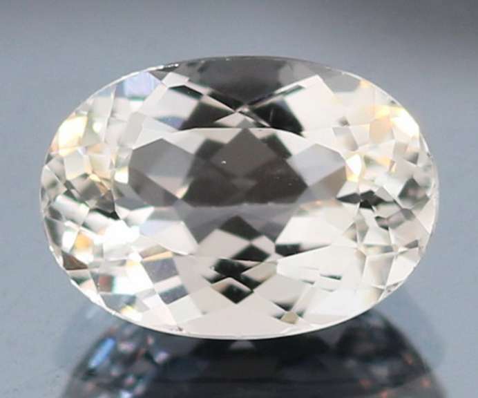 Captivating 11.04ct diamond white Topaz