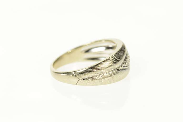 14K White Gold 1950's Retro Diamond Graduated Band Ring