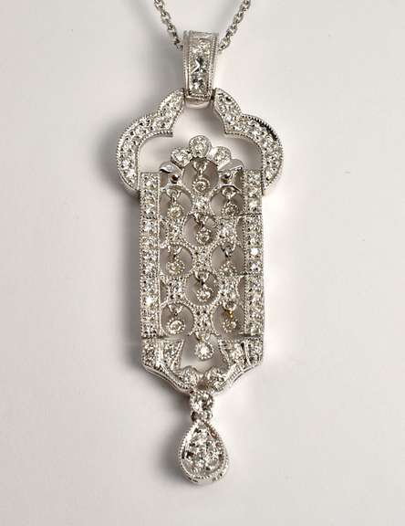Stunning Diamond Pendant Necklace in 18K WG
