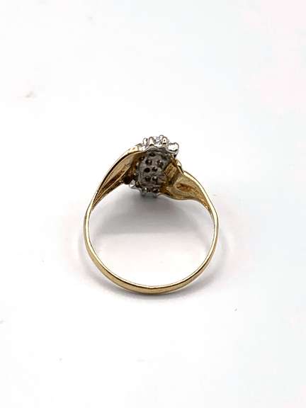 Nice 10kt Yellow Gold Diamond Cluster Ring