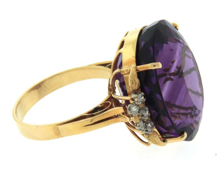Majestic 18kt Amethyst and Diamond Ring