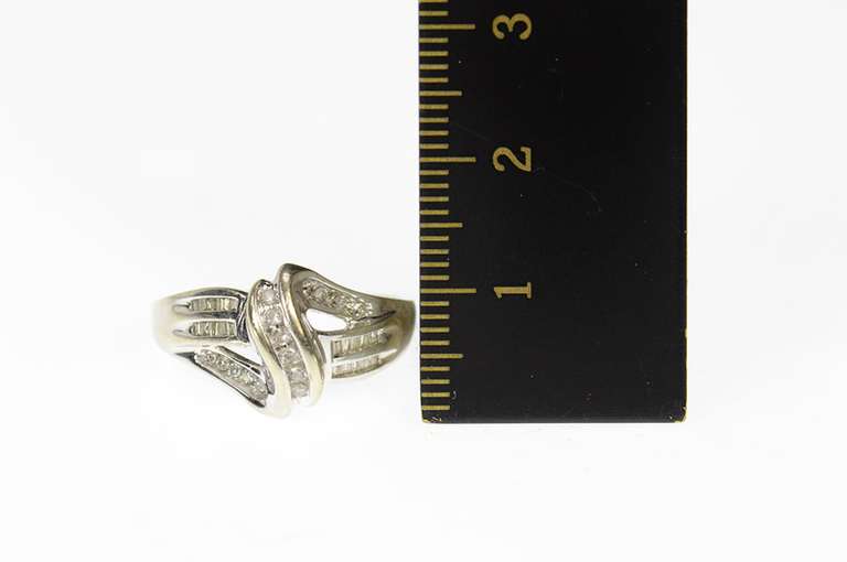 10K White Gold 0.25 Ctw Diamond Classic Wavy Statement Ring