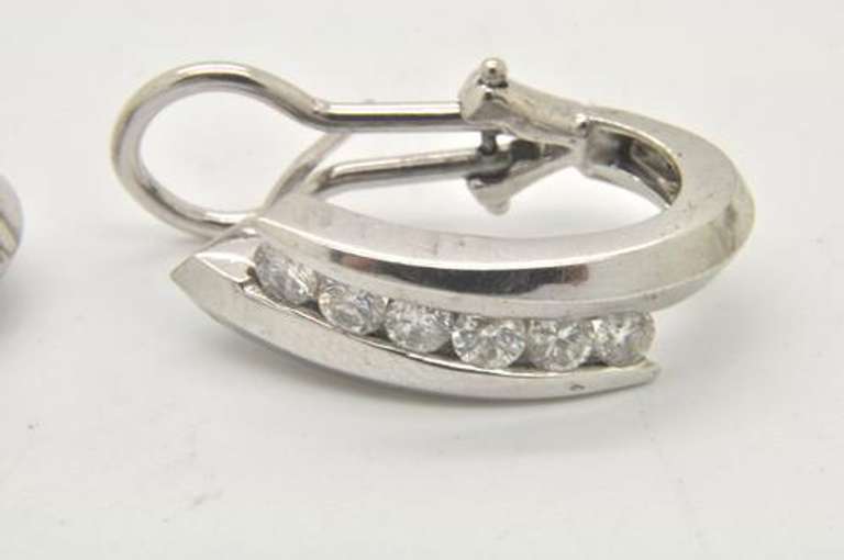 LADIES 14 KT WHITE GOLD DIAMOND EARRINGS