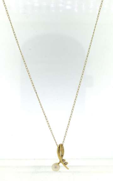 Handsome Pearl and Diamond Pendant on Chain