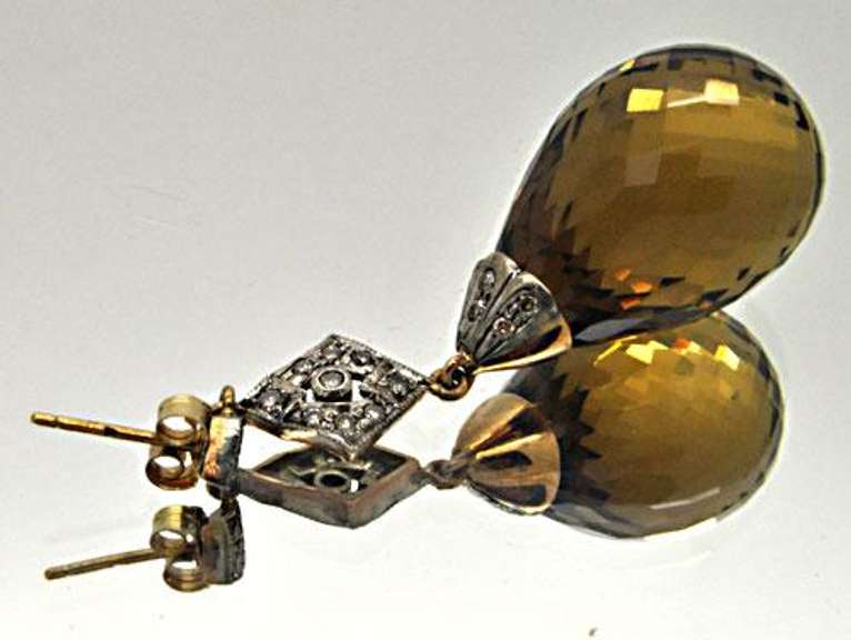 18 KT GOLD TEAR DROP EARRINGS WITH DIAMONDS QUARTZ