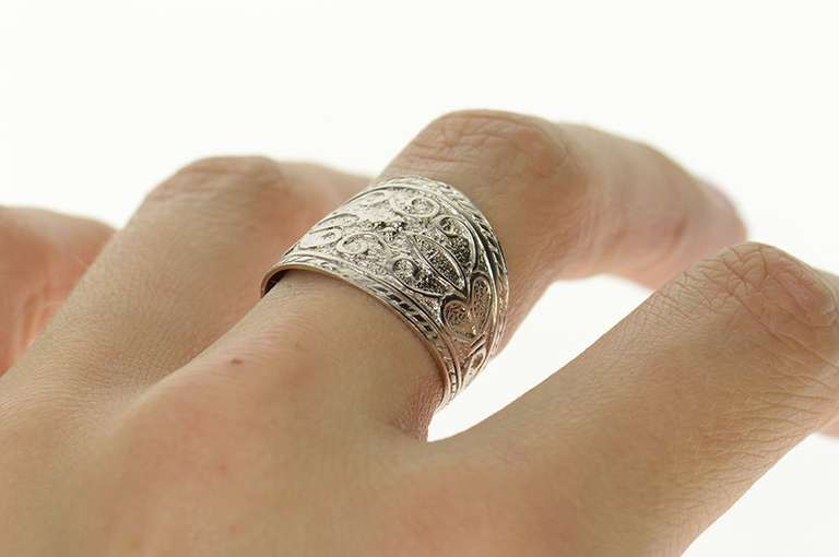 14K White Gold Ornate Graduated Damask Swirl Statement Ring